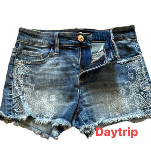 DAYTRIP women’s denim shorts size 25